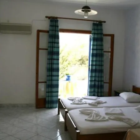Pavlis & * Parikia (Paros)