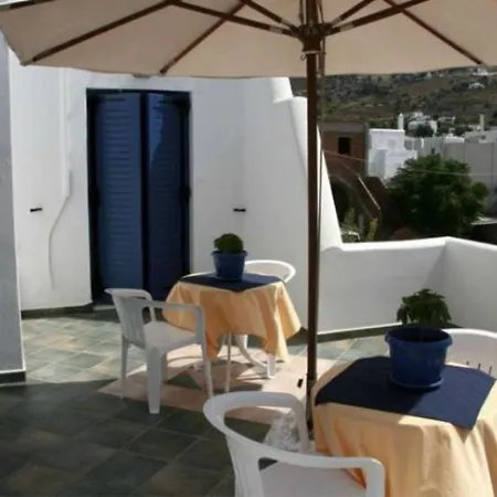 Pavlis & Parikia (Paros)