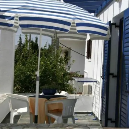 Pavlis & Parikia (Paros)